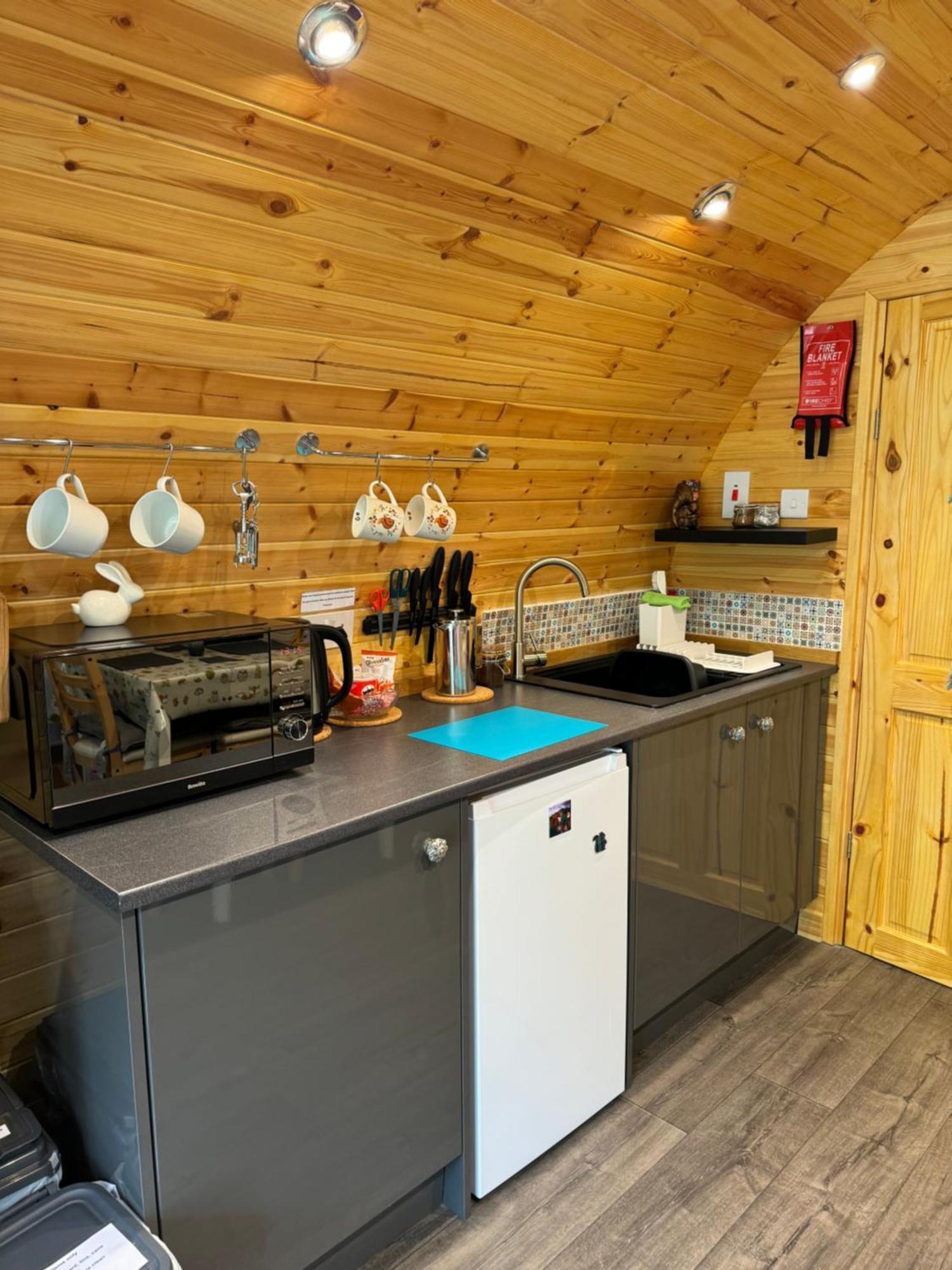Loch Ness Woodland Pods Drumnadrochit Exterior foto